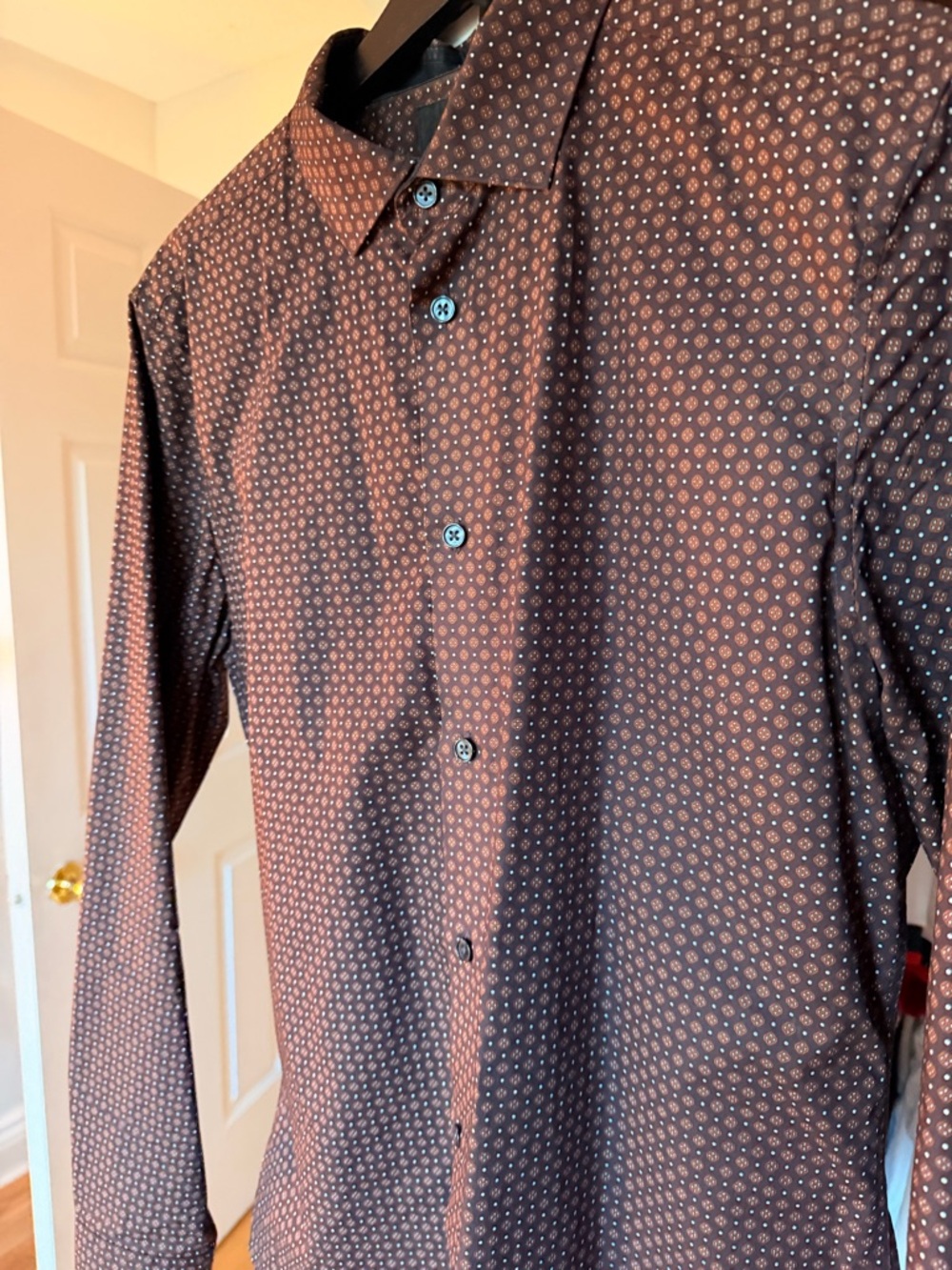 H&M Men's Brown Micro-Pattern Button-Down Shirt
